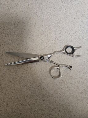 Sam Villa Professional Shears